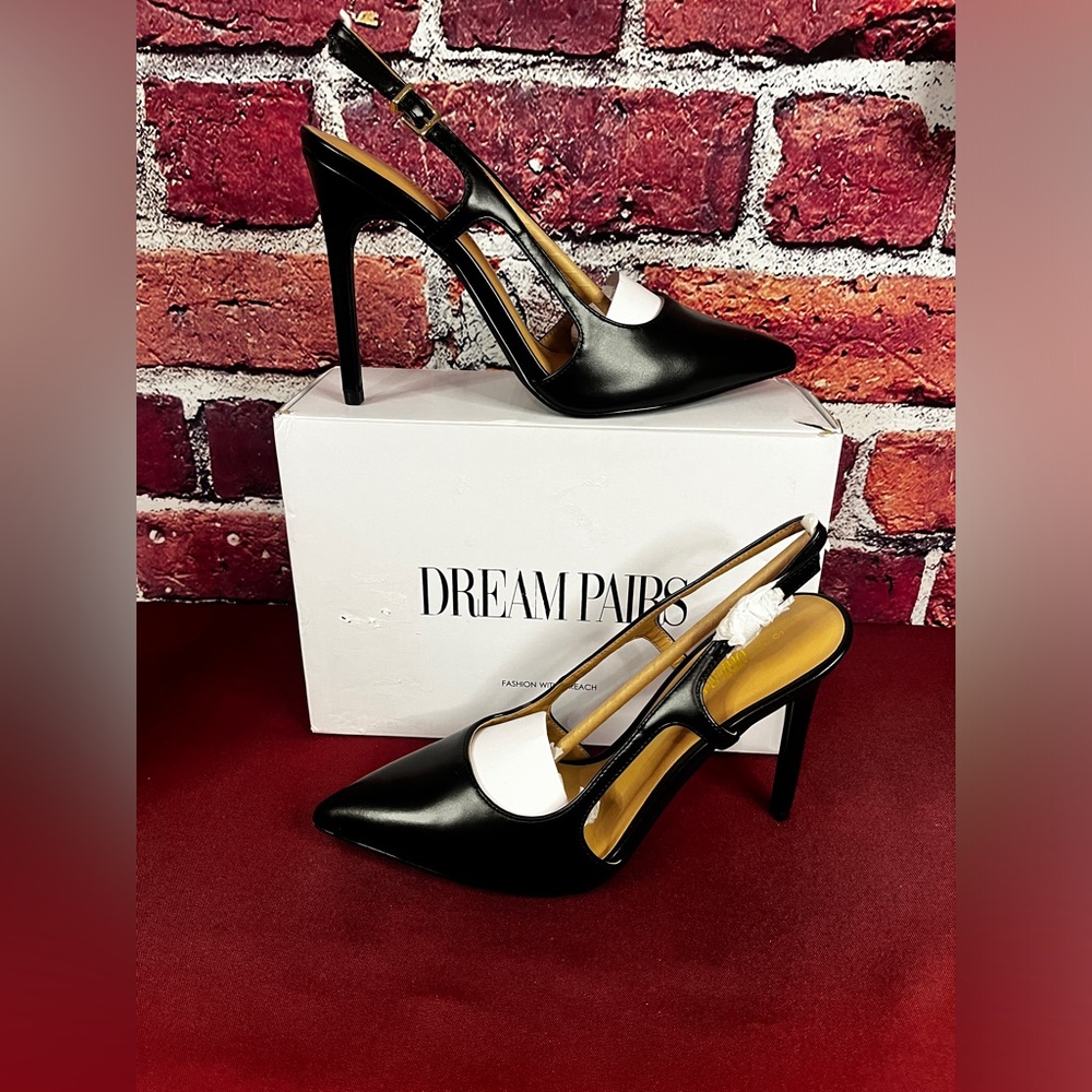 Dream Pairs Black Stiletto. NWT Size 9